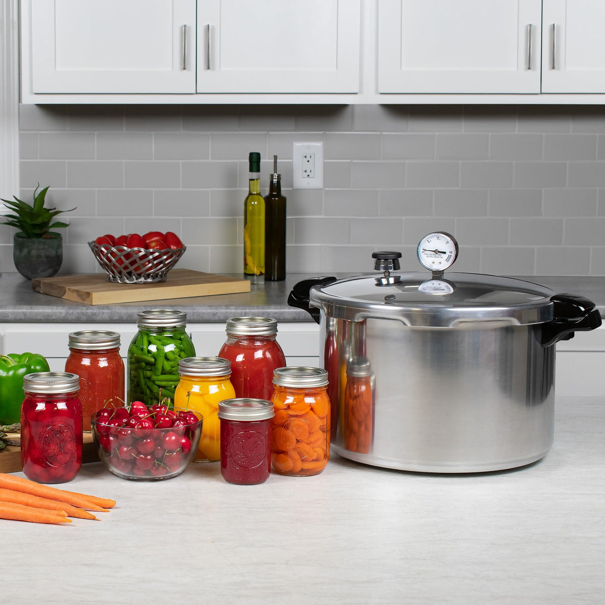 16-Quart Aluminum Pressure Canner and Cooker P901